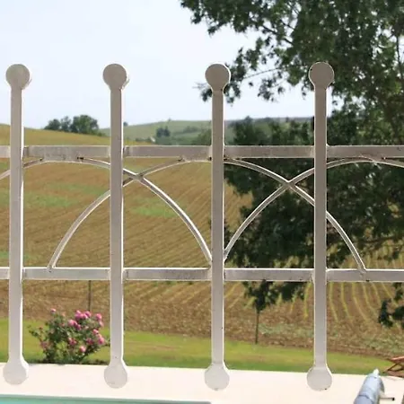 D'hôtes Le Val De La Garenne 3*