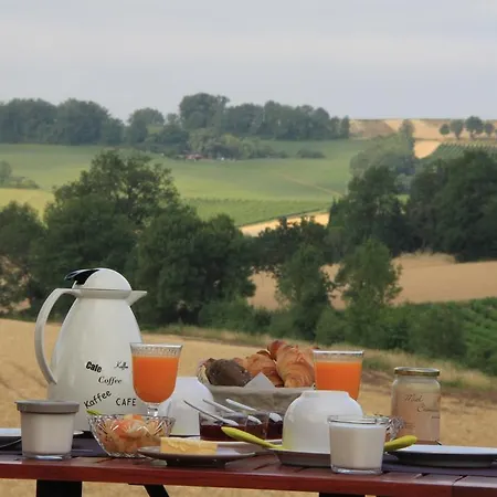 D'hotes Le Val De La Garenne Oda ve Kahvaltı Senouillac