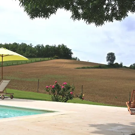 D'hôtes Le Val De La Garenne 3* Senouillac