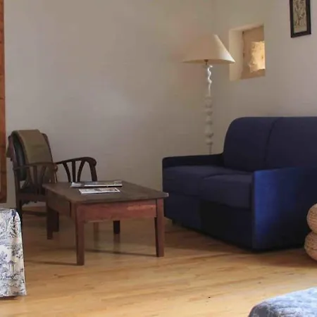 D'hotes Le Val De La Garenne Bed & Breakfast